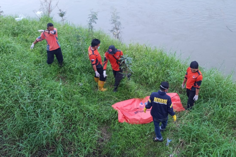 VIRAL! Penemuan Mayat Terbakar di Muara Enim, Korban Dikabarkan Sempat Minta iPhone Baru Kepada Pelaku