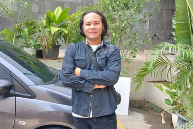 Geger! Calvin Dores Nekat Jual Bola Mata di Medsos, Alasan Ekonomi atau Cuma Cari Sensasi?