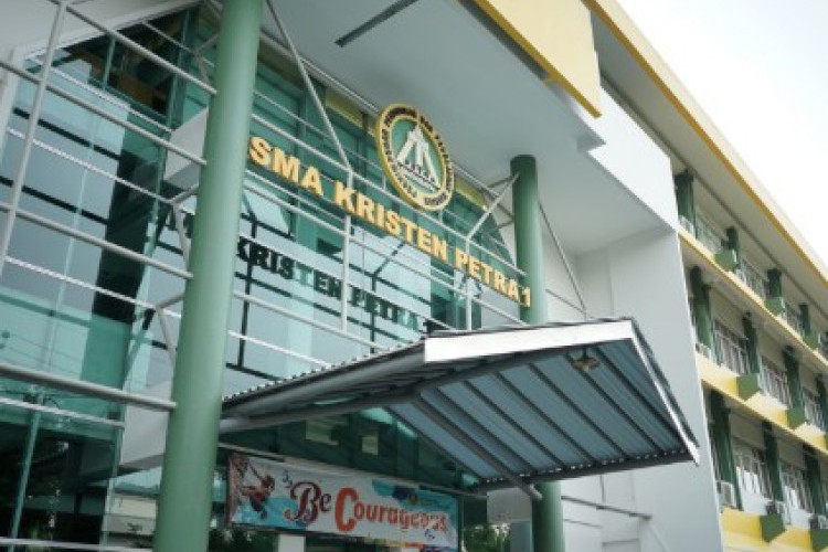 Rekam Area Privat Siswi, Dua Siswa SMA Petra 1 Surabaya Kena Skorsing, KPAI Soroti Trauma Korban