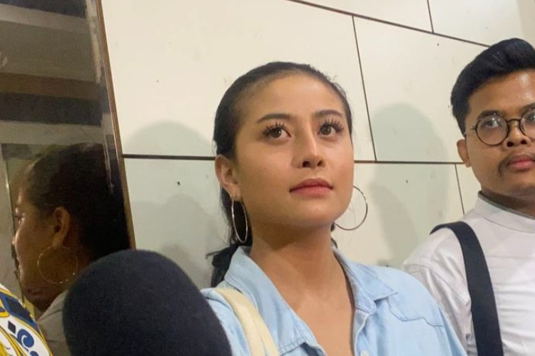 Viral! Awkarin Kembalikan Uang Saku Dari Hanania Travel Setelah Diperiksa Polisi, Begini Faktanya