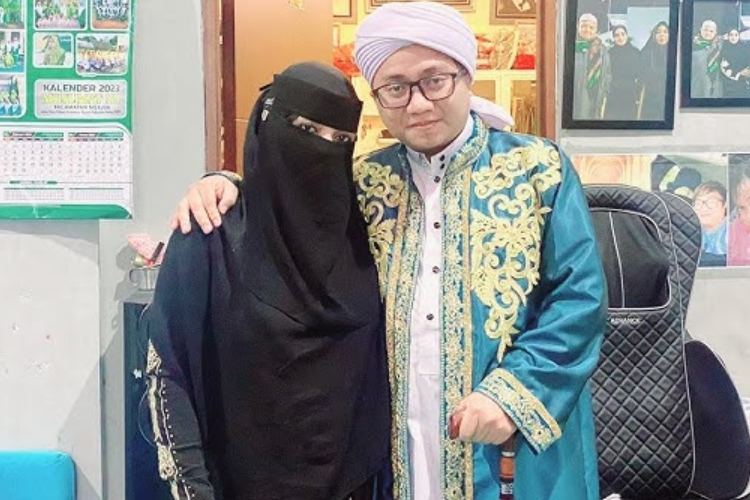 Profil Umi Lifah Istri Gus Idris Disorot Publik Usai Kasus Pelecehan Seksual Sang Suami Libatkan Talent Konten Sumpah Pocong