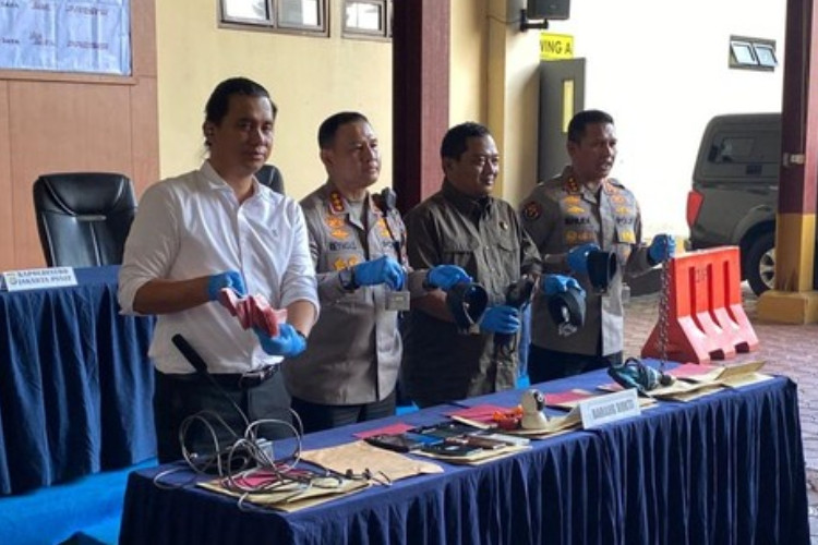 7 Tersangka Ditangkap Atas Penyekapan 3 Karyawan Percetakan di Jakpus, Ternyata Sang Bos yang Jadi Dalangnya