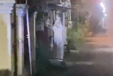 Geger! Video Viral Teror Pocong Jadi-jadian di Lamongan Bikin Warga Resah, Ternyata Ulah Iseng 2 Bocil